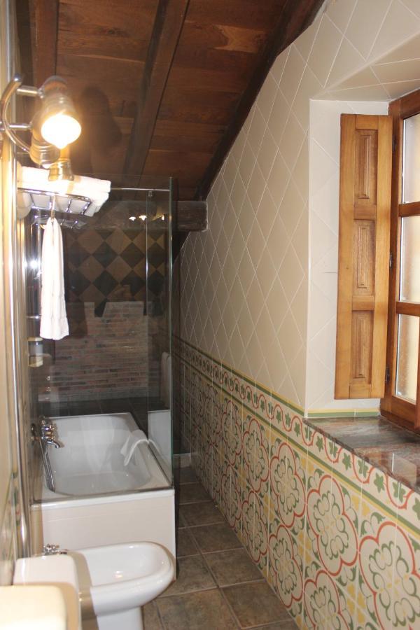 Bed and Breakfast La Venta De Quijas Esterno foto