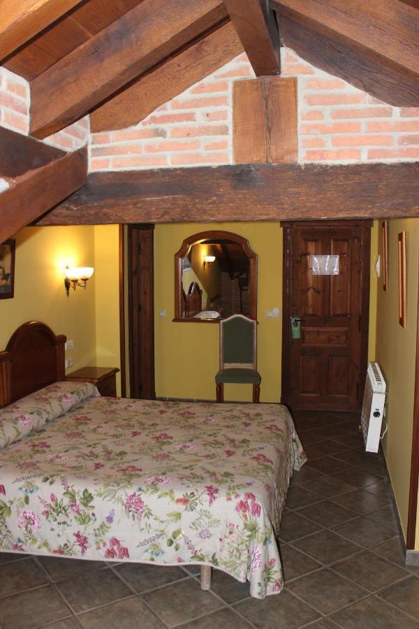 Bed and Breakfast La Venta De Quijas Esterno foto