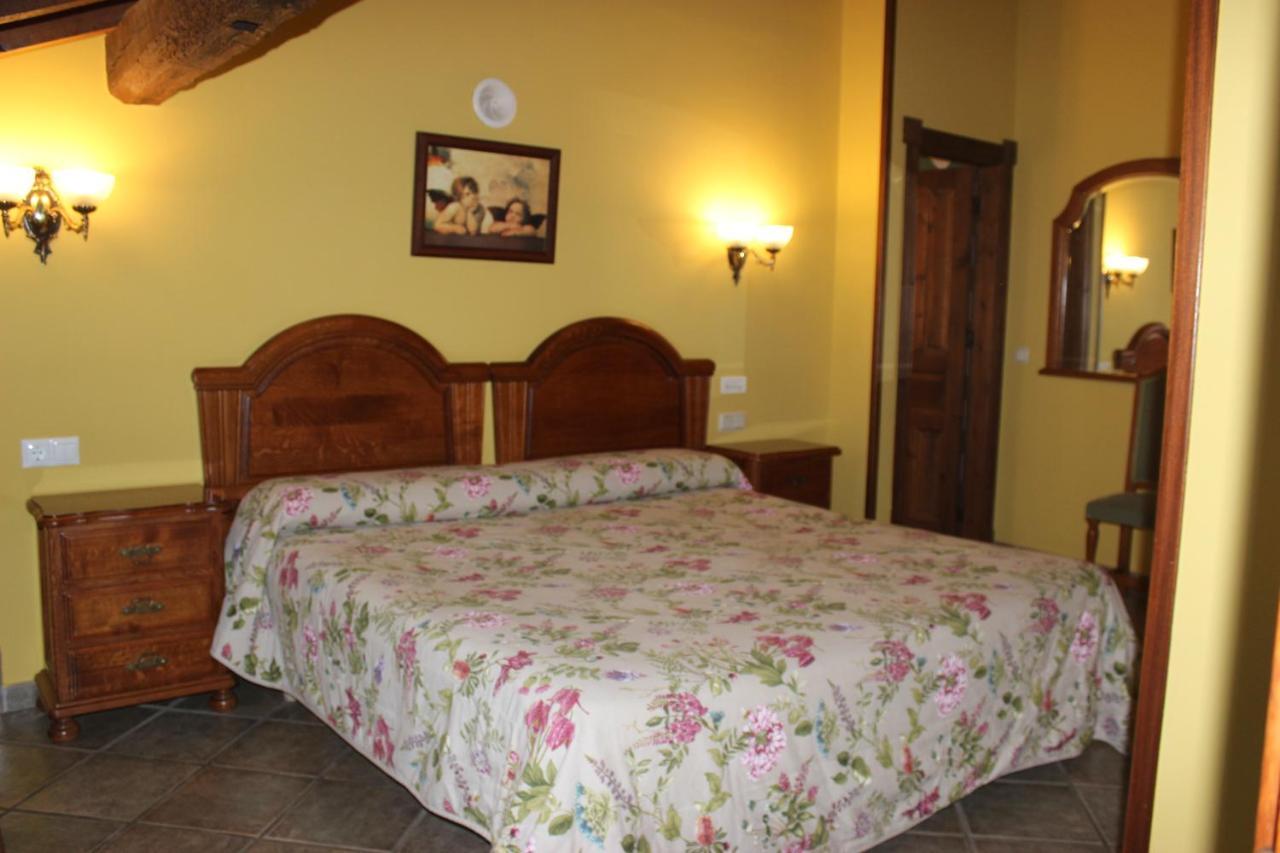 Bed and Breakfast La Venta De Quijas Esterno foto