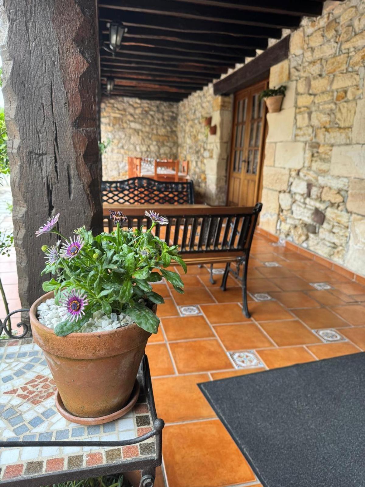 Bed and Breakfast La Venta De Quijas Esterno foto