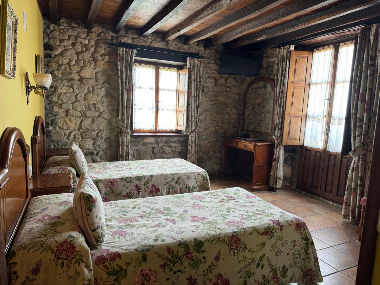 Bed and Breakfast La Venta De Quijas Esterno foto