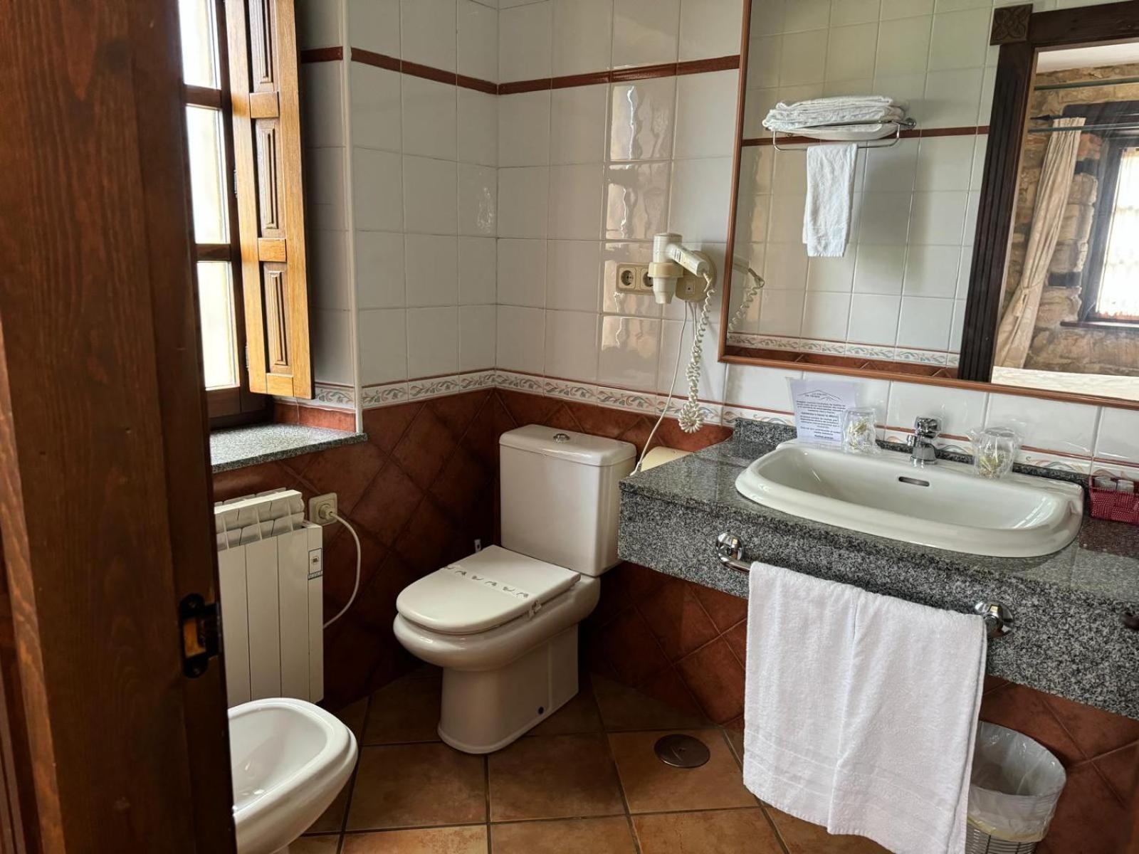 Bed and Breakfast La Venta De Quijas Esterno foto